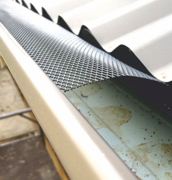Gutter guard mesh